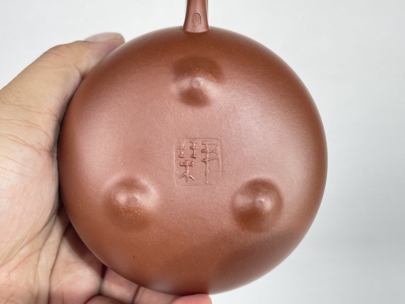 名家款紫砂壶一把 - 图4