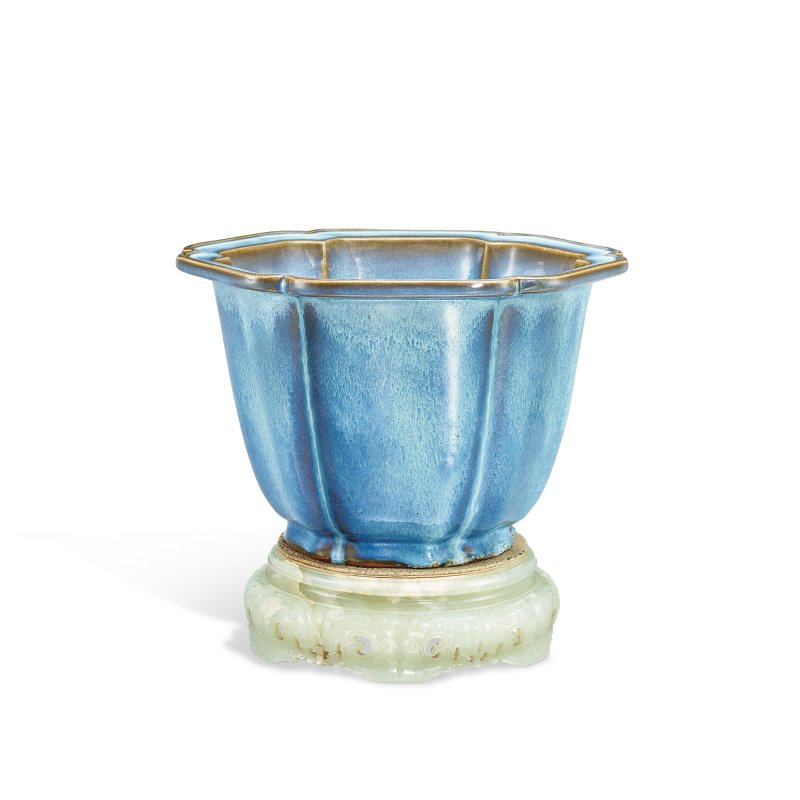 An important and exceptional Junyao flowerpot, Early Ming dynasty | 明初 鈞窰天藍釉葵花式花盆 「五」字款 連 清十八世紀 白玉鏤雕座