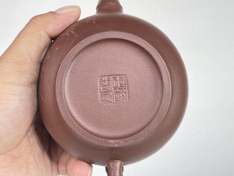 名家款紫砂壶一把 - 图6