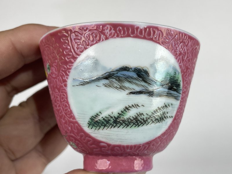 民国 胭脂地轧道开光山水纹杯 - 图3