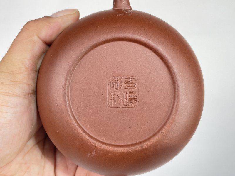 名家款紫砂壶一把 - 图5