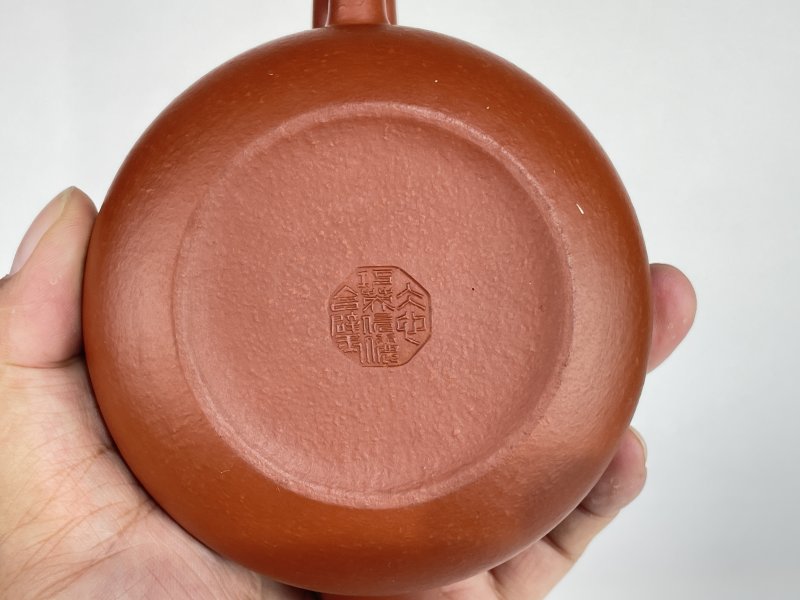 名家款紫砂壶一把 - 图6