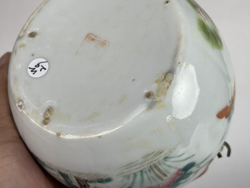 清晚期 粉彩花蝶纹茶壶 - 图16