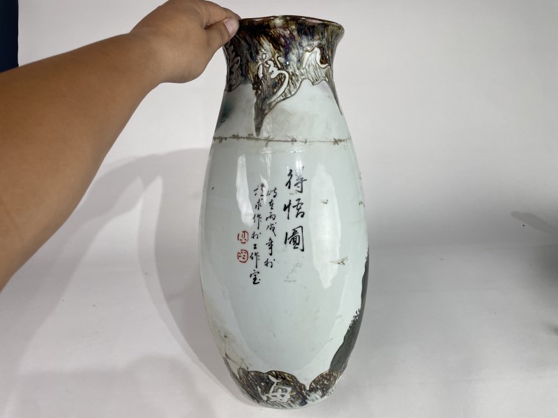 解放后 粉彩人物纹大瓶 - 图3
