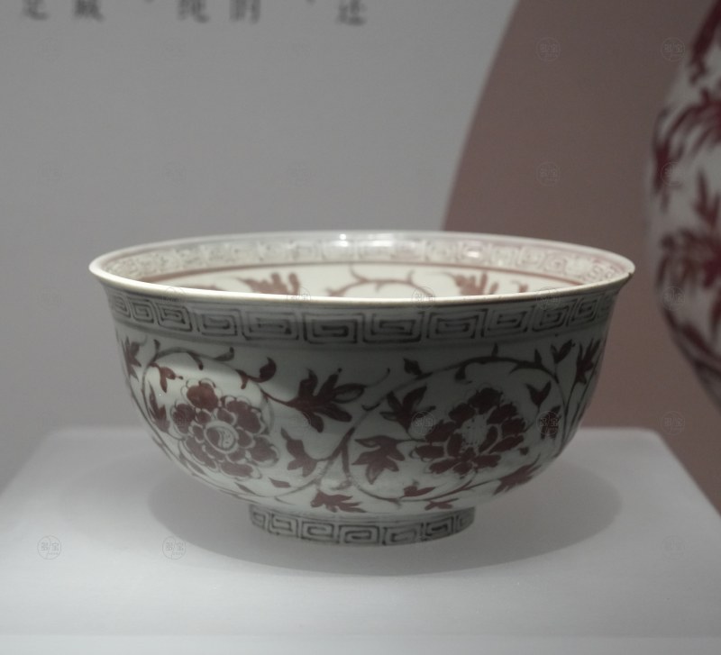 明洪武 釉里红缠枝花卉纹碗 - 图3