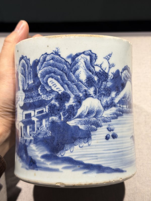 清乾隆 青花山水楼阁笔筒 - 图3