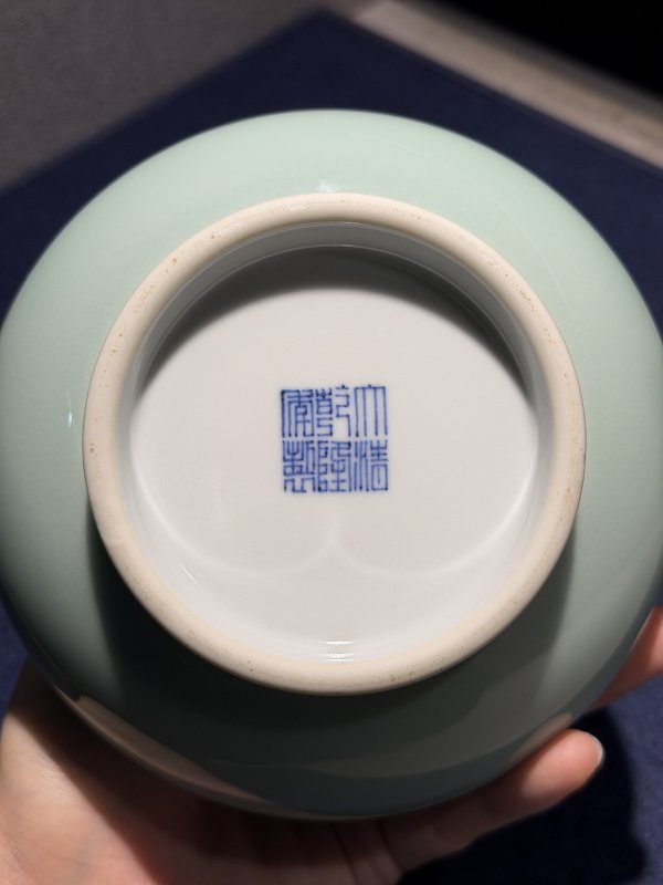 现代 粉青釉堆塑绳纹小尊 - 图5