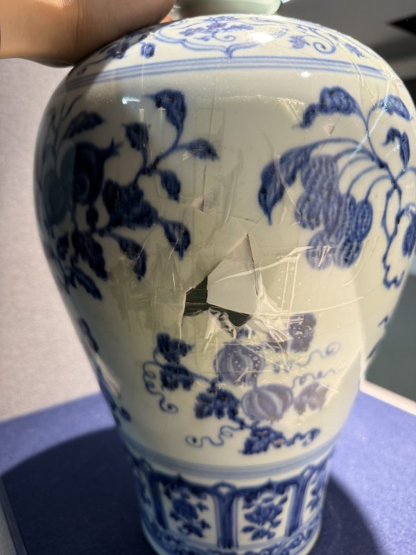 现代 青花折枝瑞果纹大梅瓶 - 图4