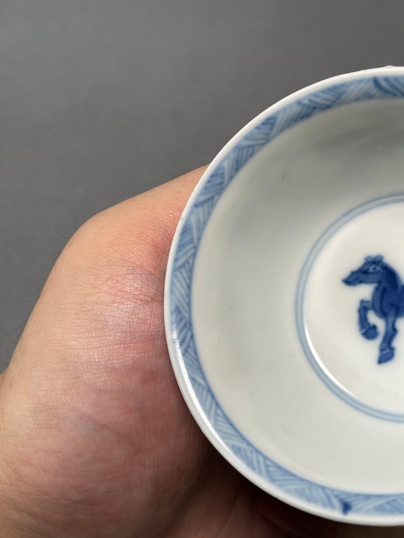 清康熙 青花骏马图杯碟一套 - 图23