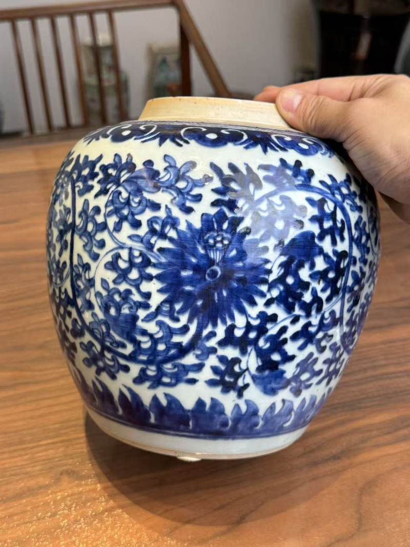 清乾隆 青花缠枝莲纹罐 - 图2