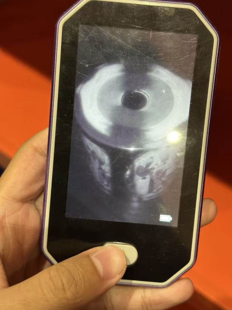 清康熙 青花翻羹不恚故事笔筒 - 图15
