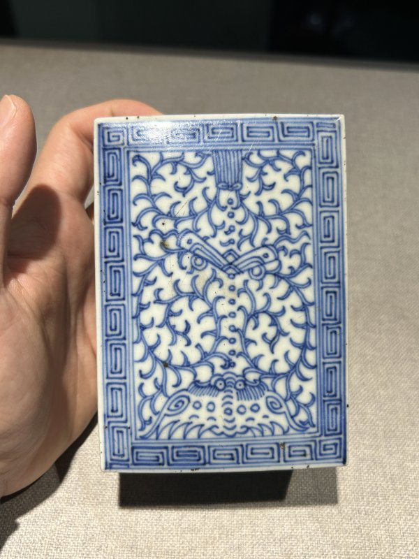 晚清 青花缠枝花卉方印盒 - 图2