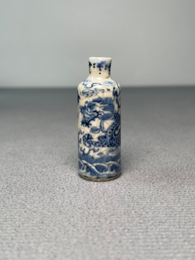 清晚期 浆胎青花龙纹鼻烟壶 - 图2