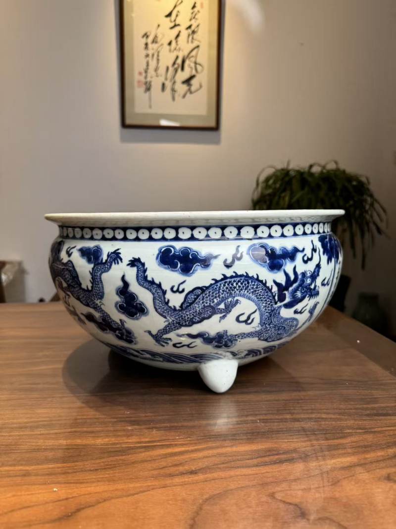 清嘉庆 青花嘉庆二年三足香炉 - 图2