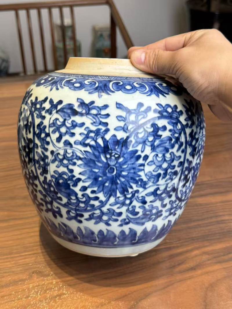 清乾隆 青花缠枝莲纹罐 - 图5