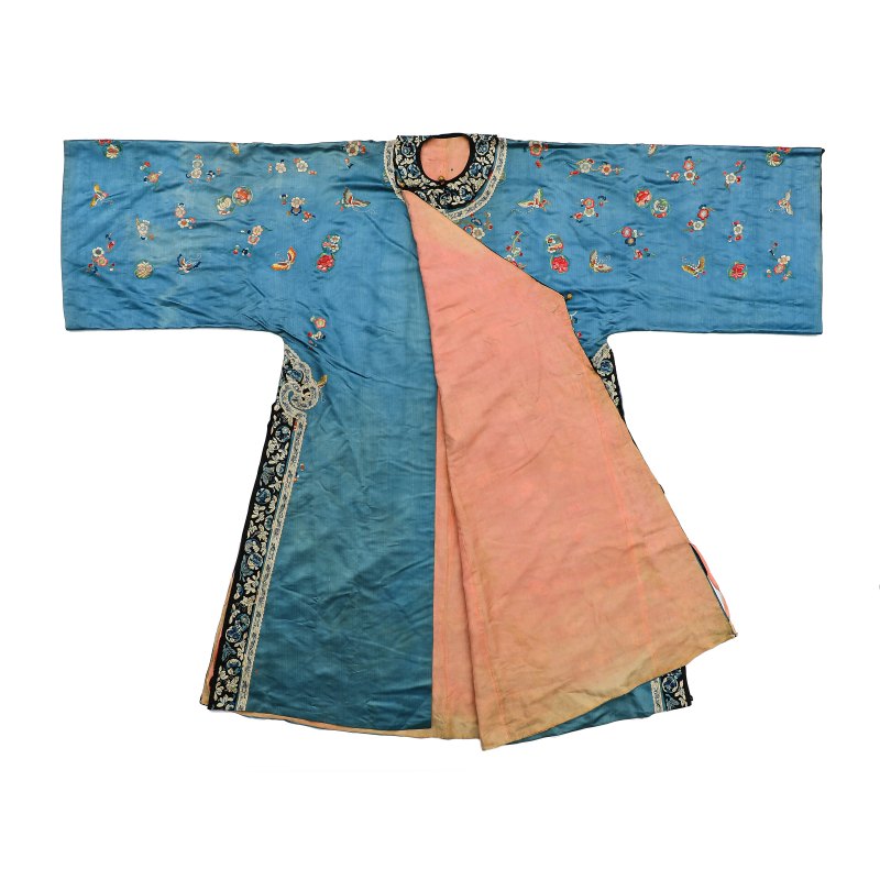 清  蓝色地花蝶纹氅衣 - 图11