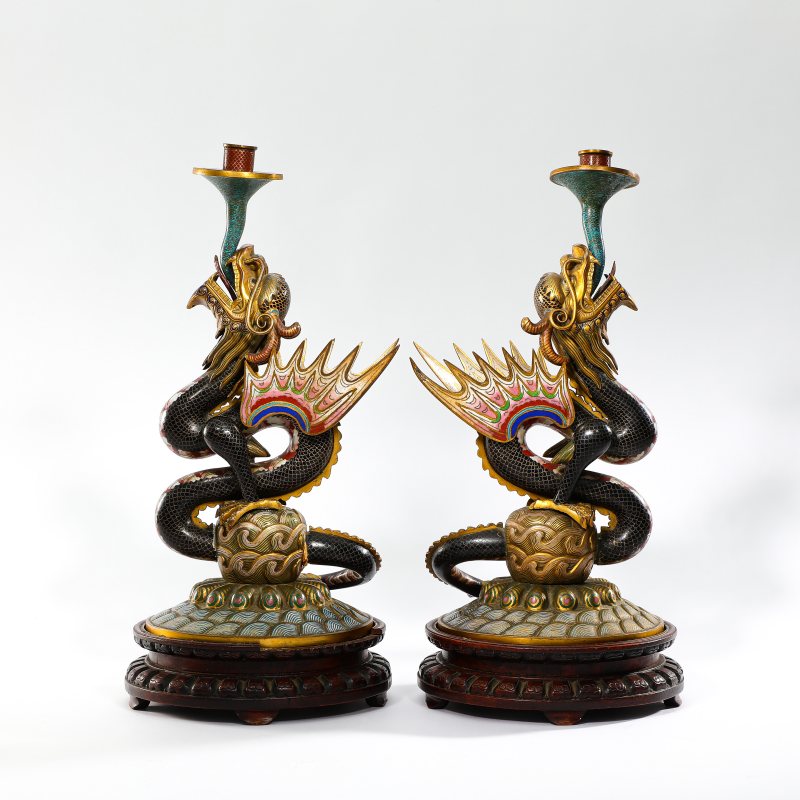 清 铜胎掐丝珐琅应龙纹烛台一对 - 图4