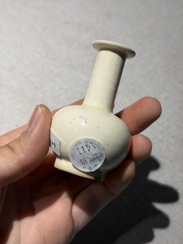 清乾隆 白釉仿定小纸槌瓶 - 图8