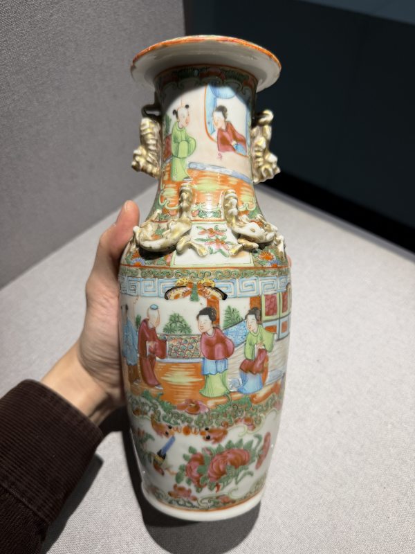 清 粉彩及青花杯、盘瓶一组十二件 - 图23
