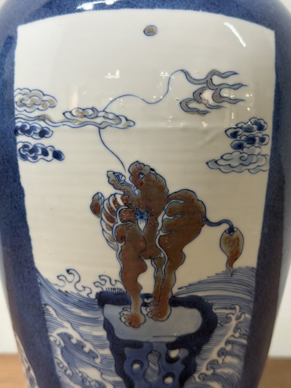 清康熙 洒蓝釉开光青花釉里红麒麟纹瓶（一对） - 图11
