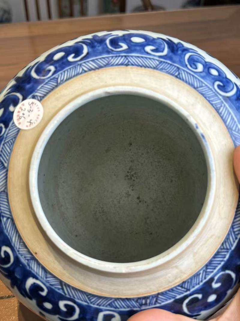 清乾隆 青花缠枝莲纹罐 - 图8