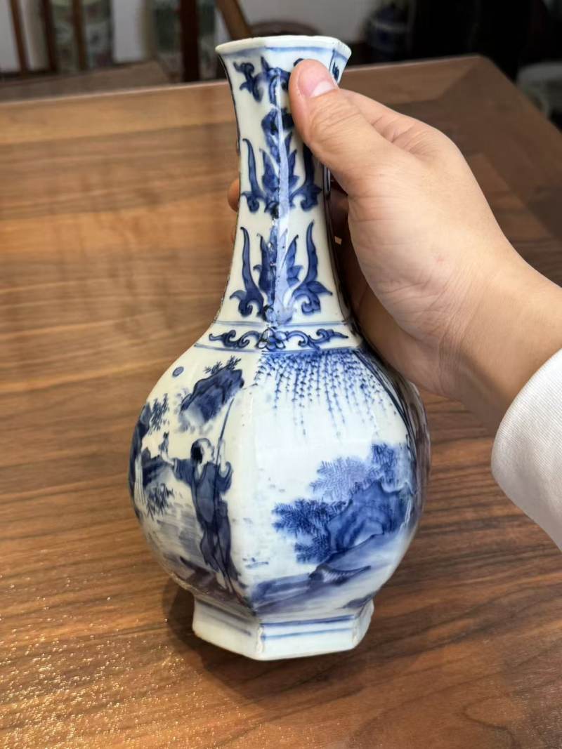 明崇祯 青花高士山水纹六方瓶 - 图7