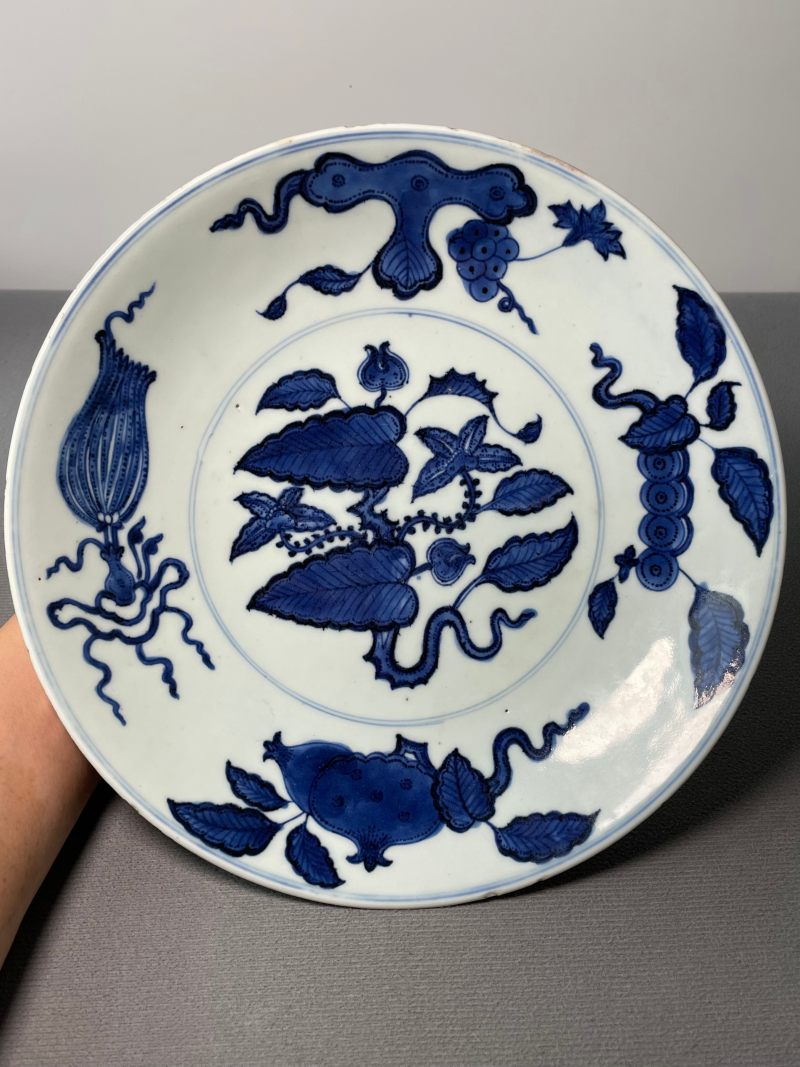 清雍正 仿宣窑青花花果纹盘 - 图3