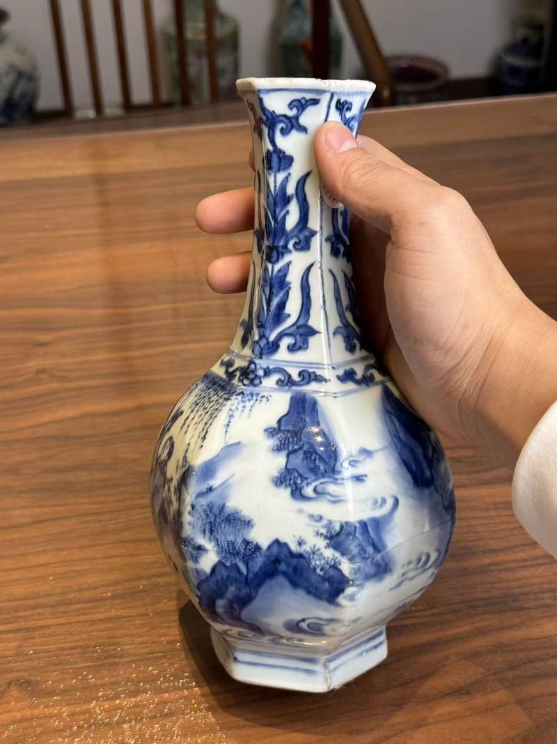 明崇祯 青花高士山水纹六方瓶 - 图8