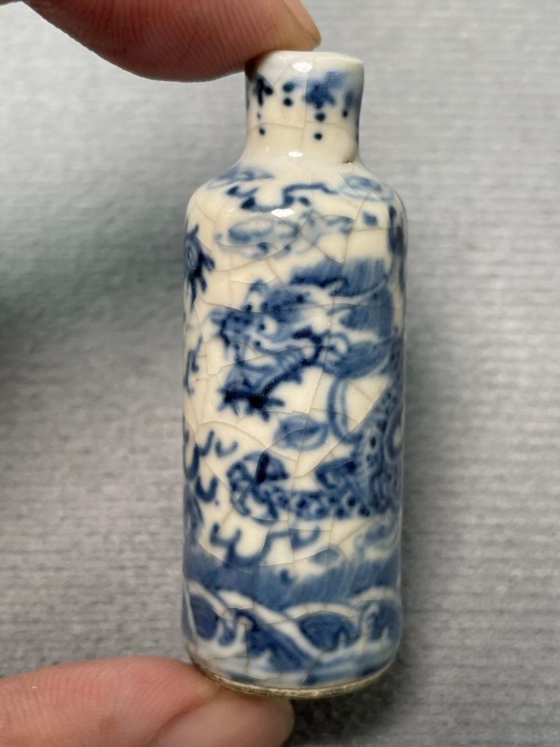 清晚期 浆胎青花龙纹鼻烟壶 - 图6