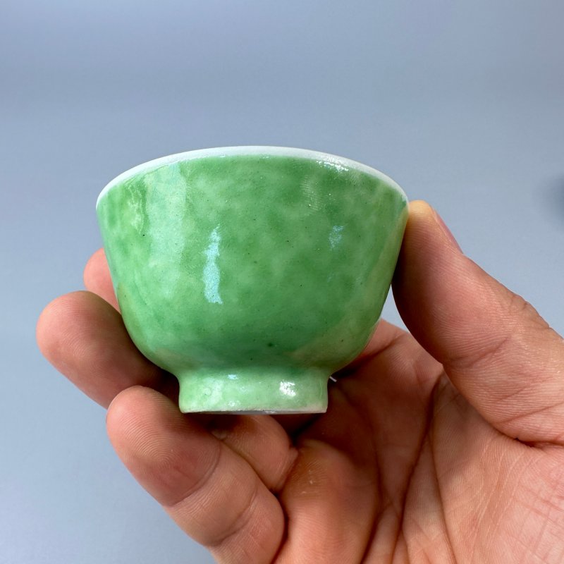 清晚期 炉钧釉及秋葵绿釉小杯一组三只 - 图15