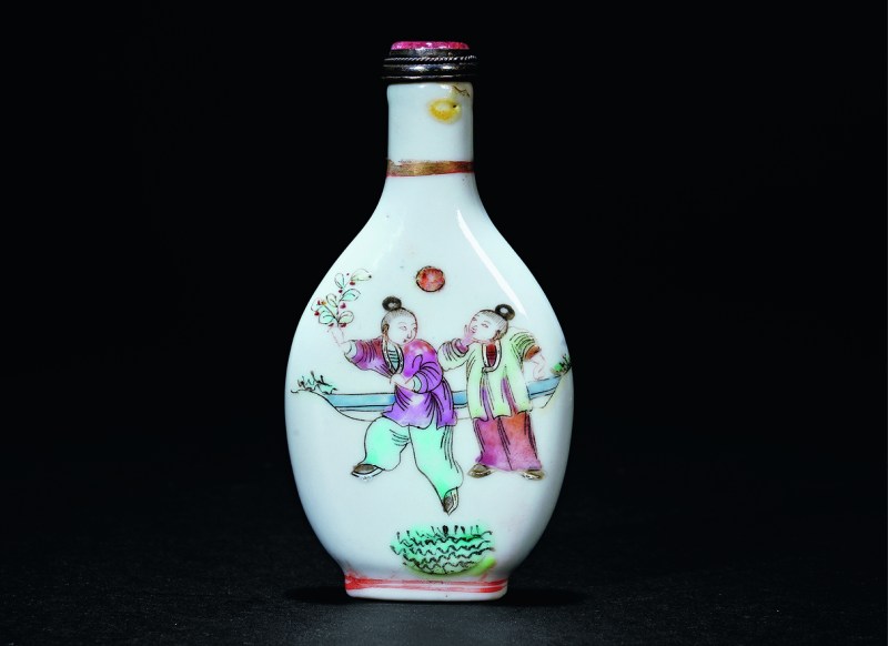 清光绪 粉彩人物鼻烟壶 - 图1