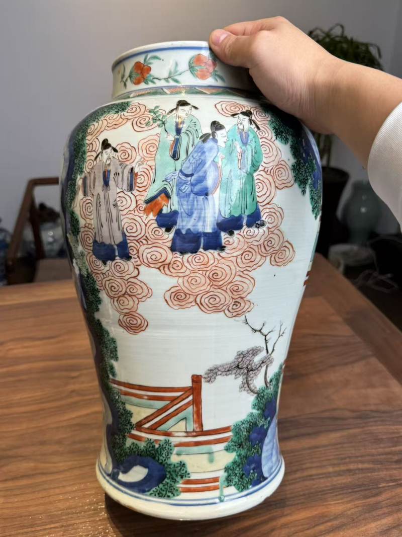 清晚期 五彩庭院仕女游园将军罐 - 图5