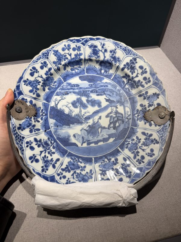清康熙 青花高士图花口盘 - 图4
