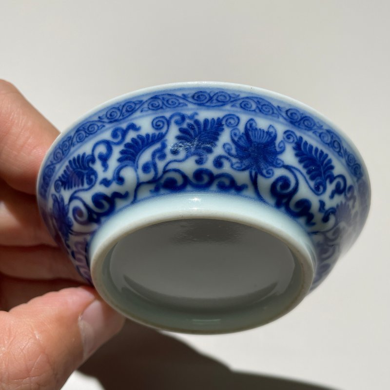 清乾隆 青花缠枝莲纹小香碟 - 图7