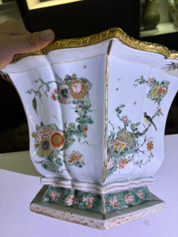 清康熙 五彩六方海棠型花鸟花盆一对 - 图10