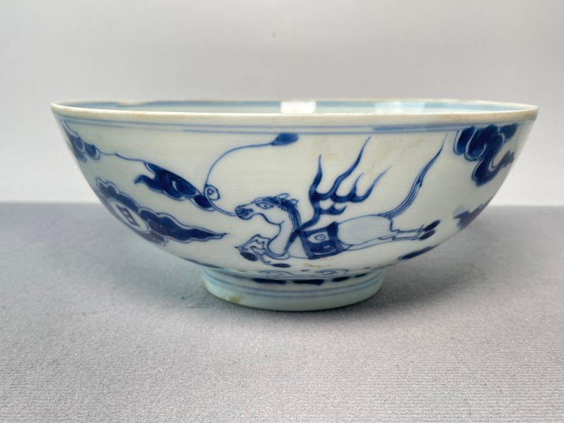 清雍正 青花海马纹大碗 - 图2