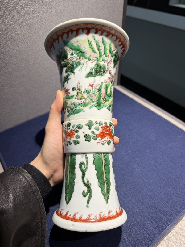 清 五彩山水人物花觚一对 - 图10