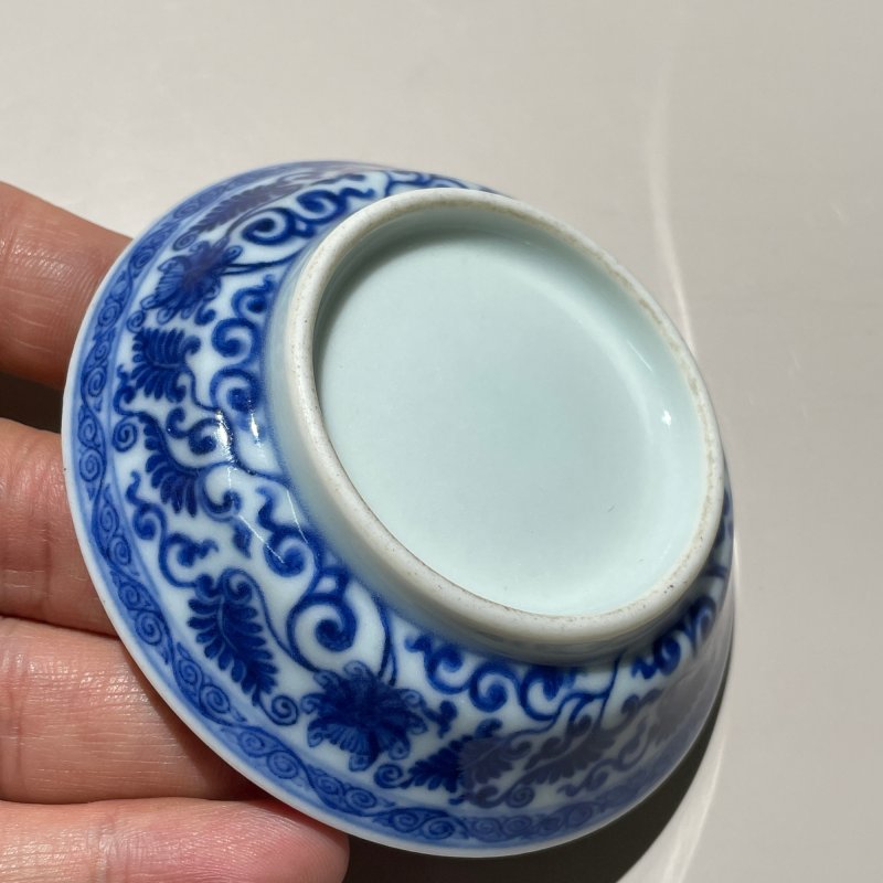 清乾隆 青花缠枝莲纹小香碟 - 图8