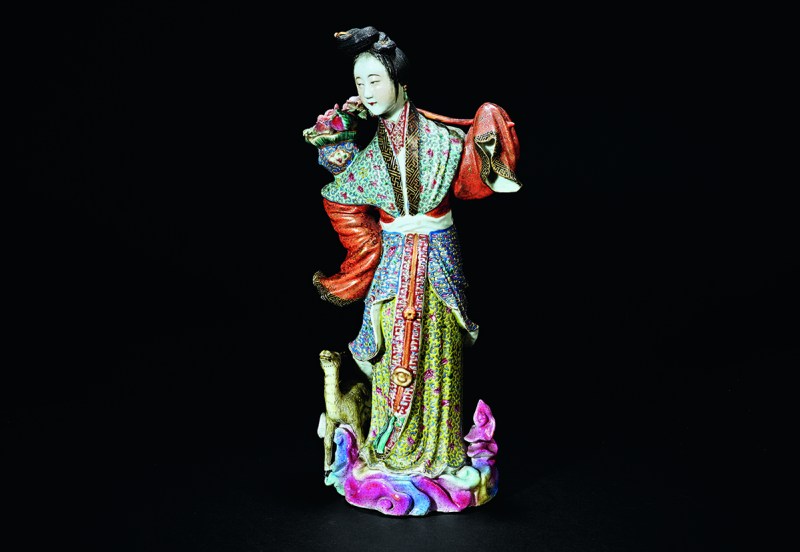 清 粉彩麻姑献寿瓷塑像 - 图1