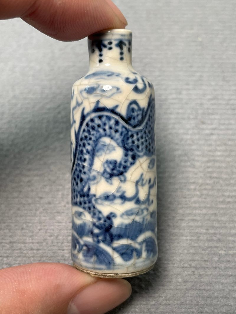 清晚期 浆胎青花龙纹鼻烟壶 - 图9