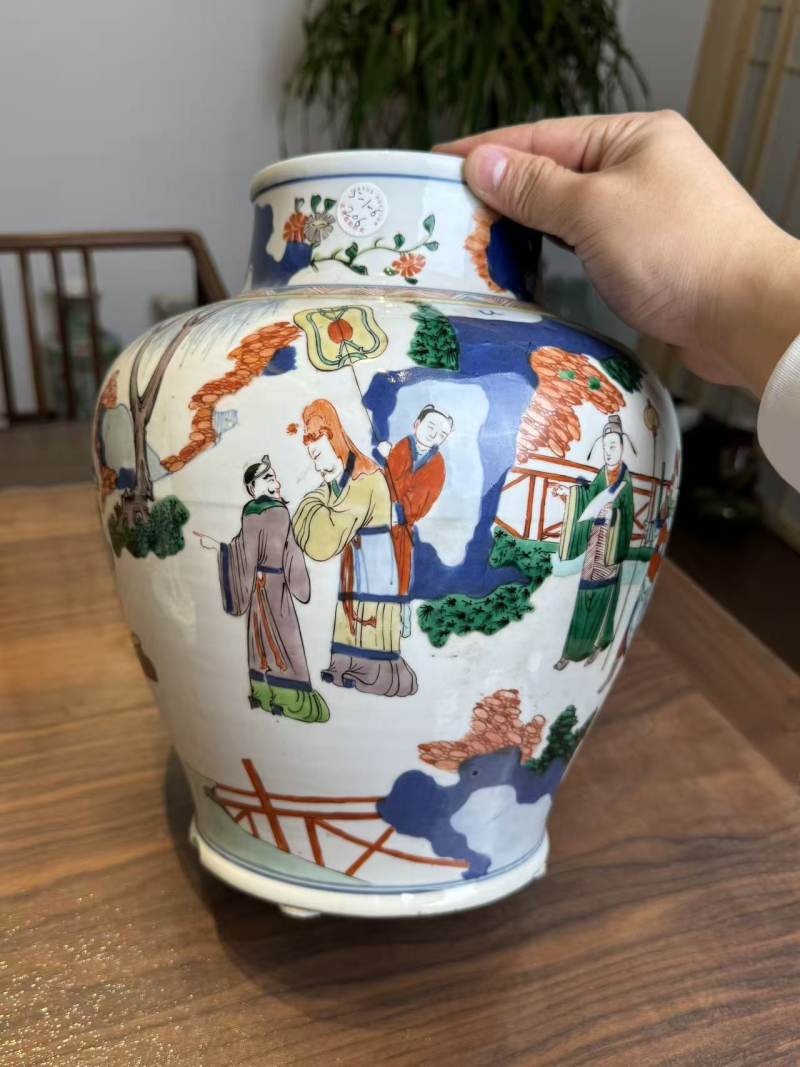 清晚期 五彩庭院雅集人物罐 - 图2