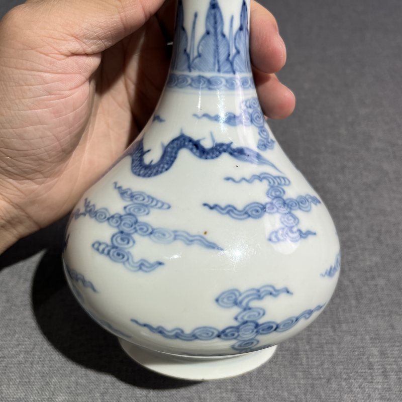 清雍正青花龙纹蒜头瓶 - 图7
