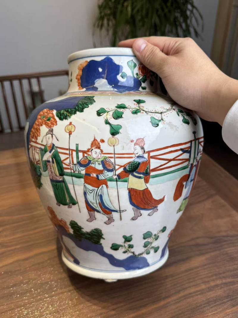 清晚期 五彩庭院雅集人物罐 - 图3