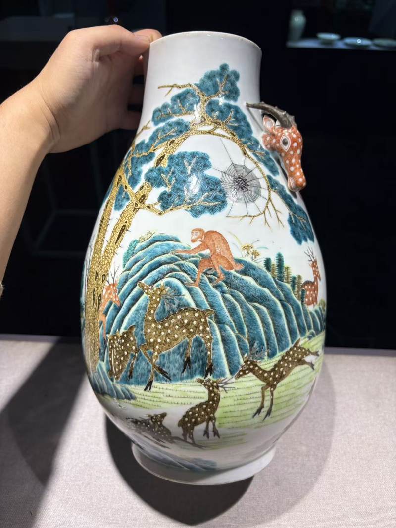清光绪 粉彩小鹿头尊 - 图3