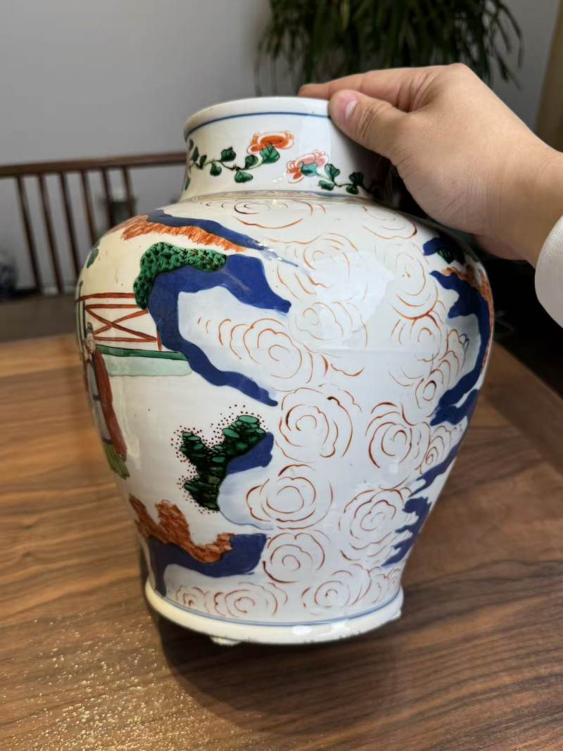 清晚期 五彩庭院雅集人物罐 - 图4
