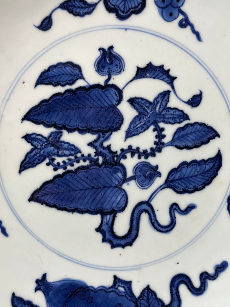 清雍正 仿宣窑青花花果纹盘 - 图8