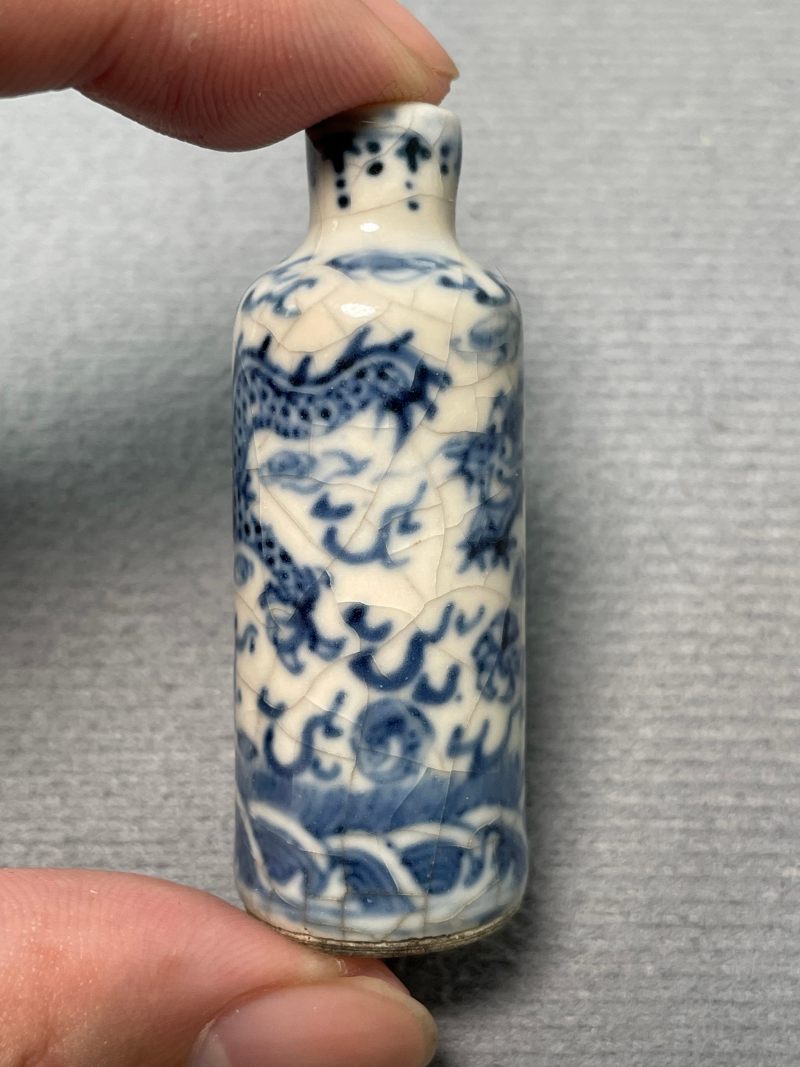清晚期 浆胎青花龙纹鼻烟壶 - 图11