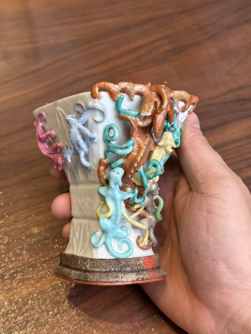 清乾隆 粉彩仿犀角螭龙杯 - 图6
