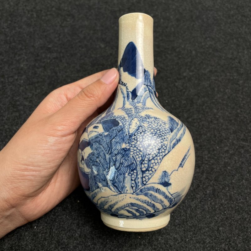清光绪 浆胎青花山水人物天球瓶 - 图3