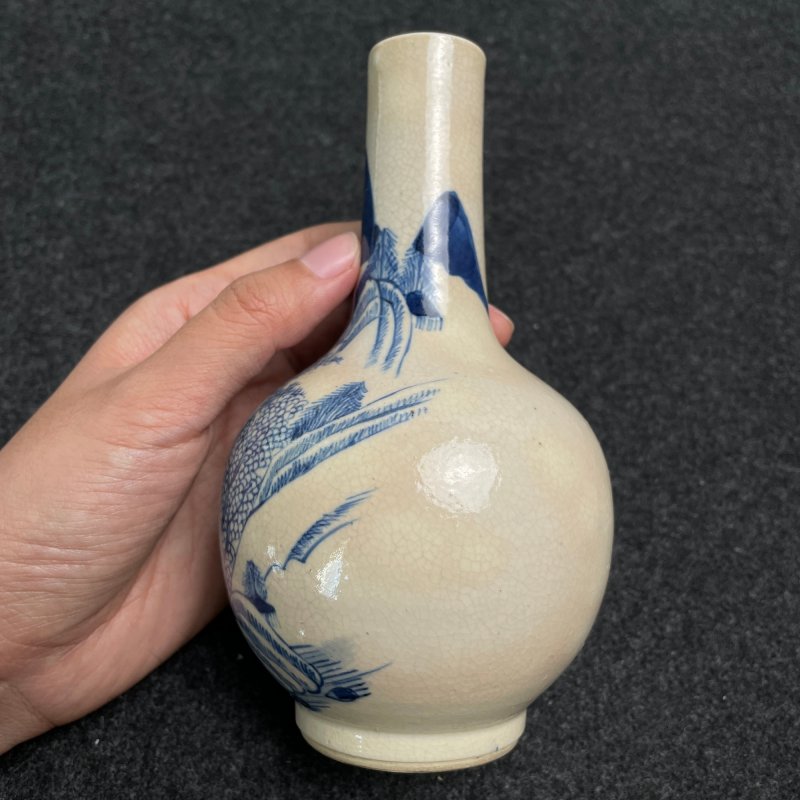 清光绪 浆胎青花山水人物天球瓶 - 图4
